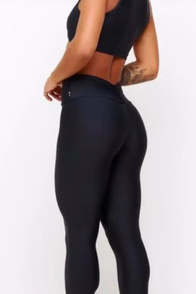 FAVORITAR CALÇA LEGGING PRETA SOFT LIGHT SHAPER