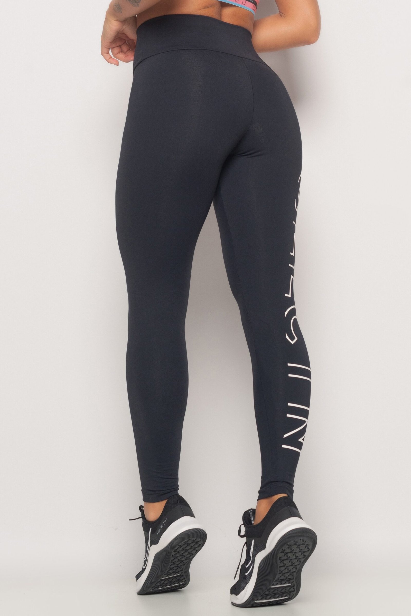 CALÇA LEGGING PRETA INVINCIBLE - Imagem 5