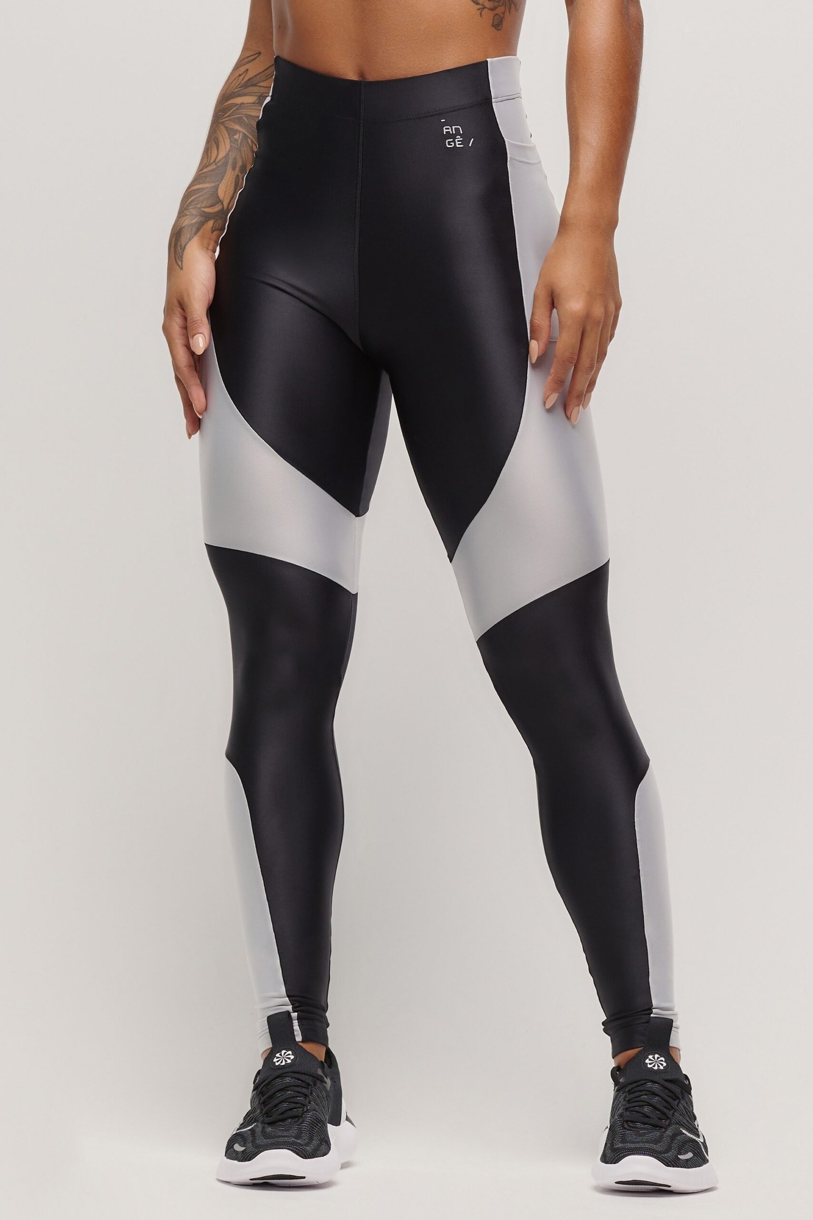 CALÇA LEGGING PRETA E CROMO DUALITY - Imagem 6